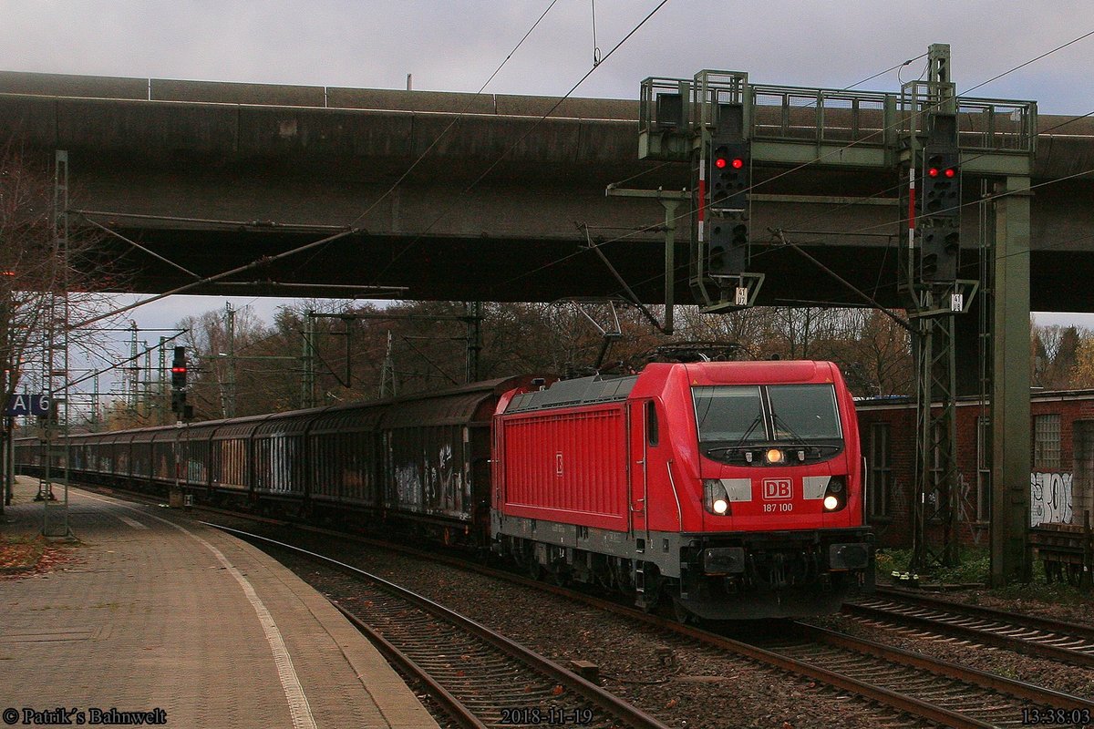 DB 187 100 mit H-Wagenzug Richtung Hafen
am 19.11.2018 in Hamburg-Harburg