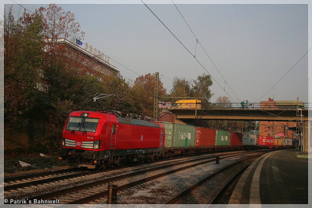 DB 193 370 mit Contanerzug
am 01.11.2019 in Hamburg-Harburg