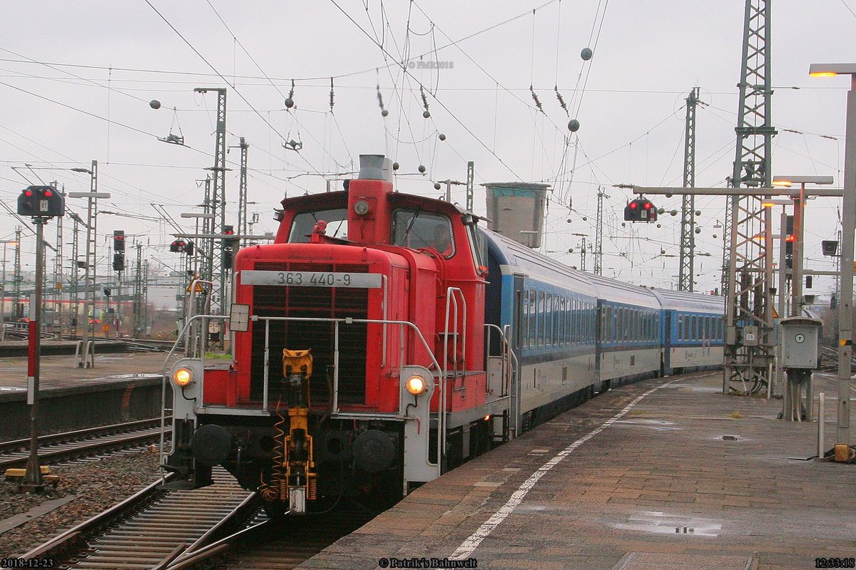 DB 363 440 mit EC 177 bei Bereitstellung am 23.12.2018 in Hamburg-Altona