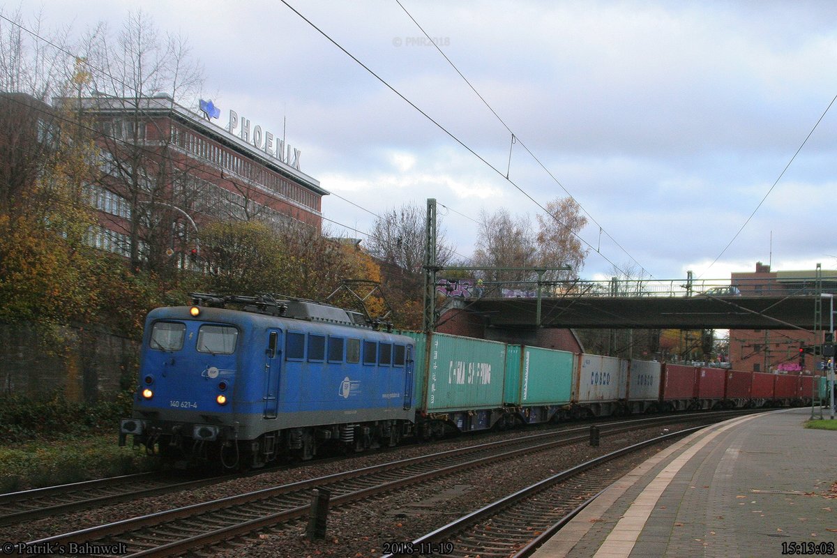 EGP 140 621 mit Containerzug Richtung Süden
am 19.11.2018 in Hamburg-Harburg