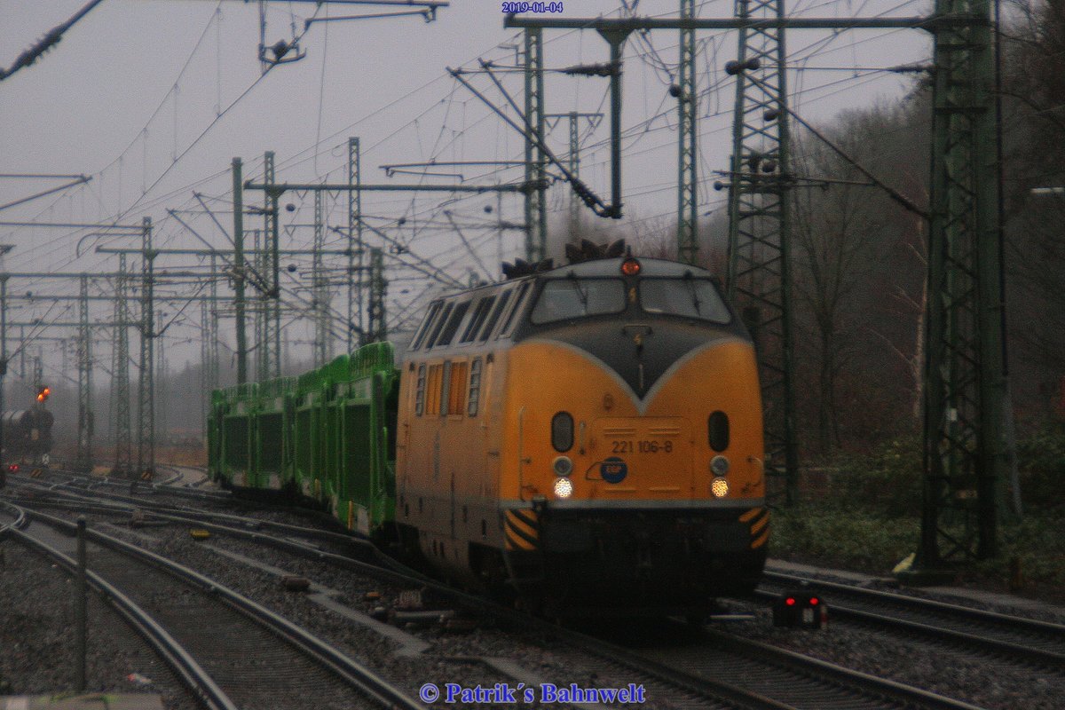 EGP 221 106 mit HÖDLMAYR-Autotransportzug am 04.01.2019 in Hamburg-Harburg