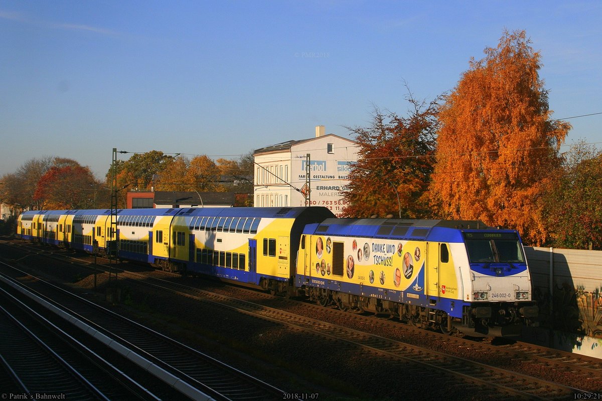 ME 246 002-0 schiebt RE5 nach Cuxhaven
am 07.11.2018 in Hamburg-Hausbruch