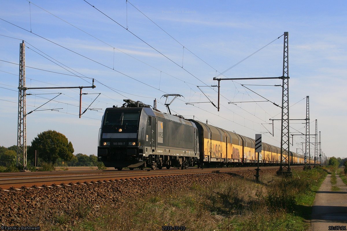 MRCE 185 566 mit ARS Altmann Autotransportzug Richtung Wunstorf
am 10.10.2018 in Dedensen-Gümmer