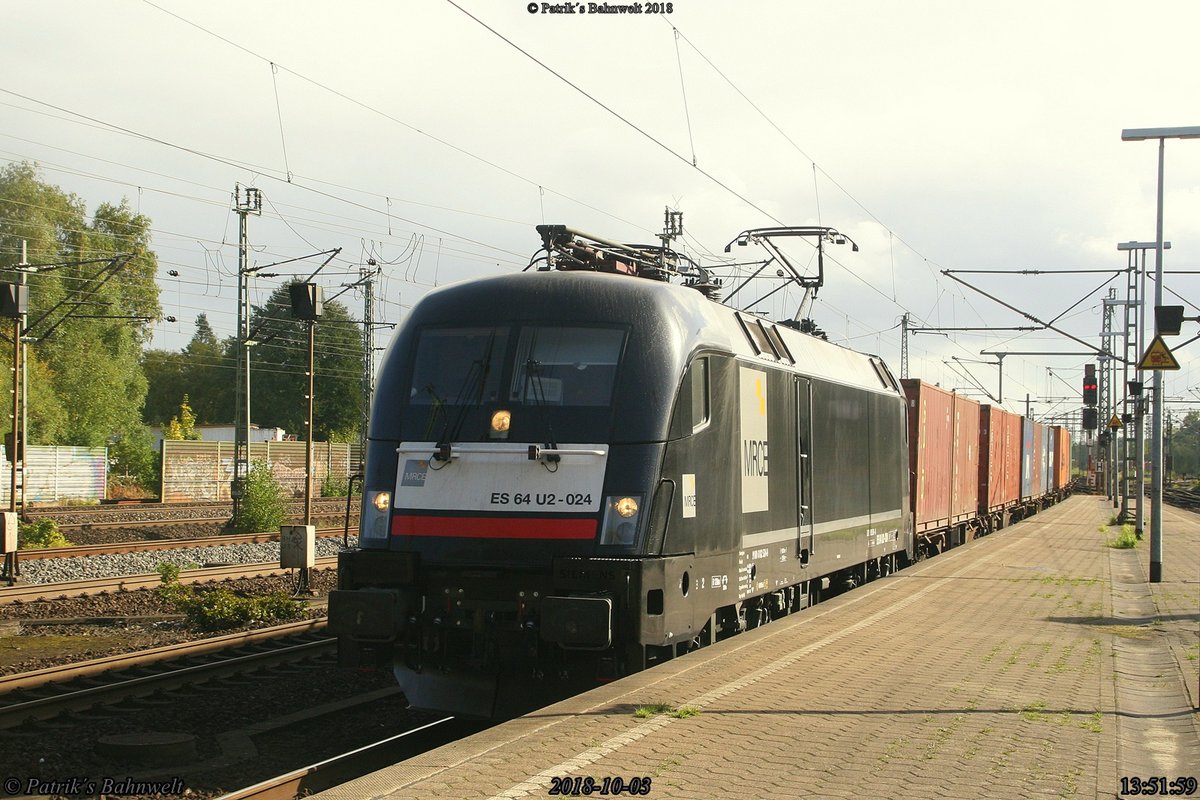 MRCE/TXL 182 524 mit Containerzug Richtung Hafen
am 03.10.2018 in Hamburg-Harburg