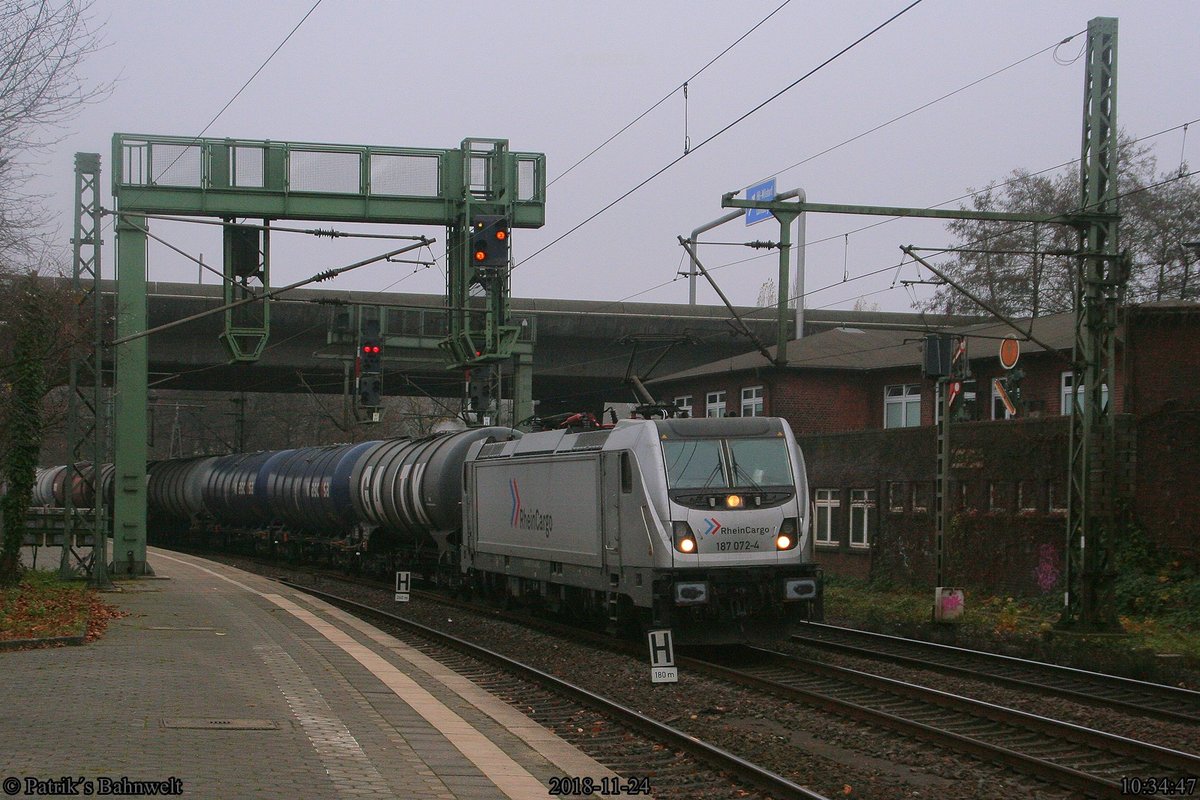RHC 187 072 mit Kesselwagenzug Richtung Hamburg-Hohe Schaar
am 24.11.2018 in Hamburg-Harburg
