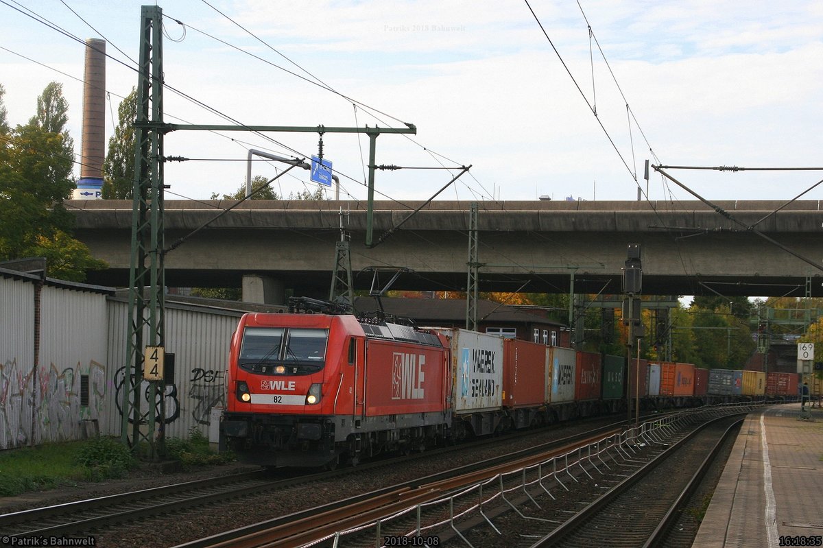 WLE 187 010 (WLE 82) mit Containerzug Richtung Süden
am 08.10.2018 in Hamburg-Harburg
