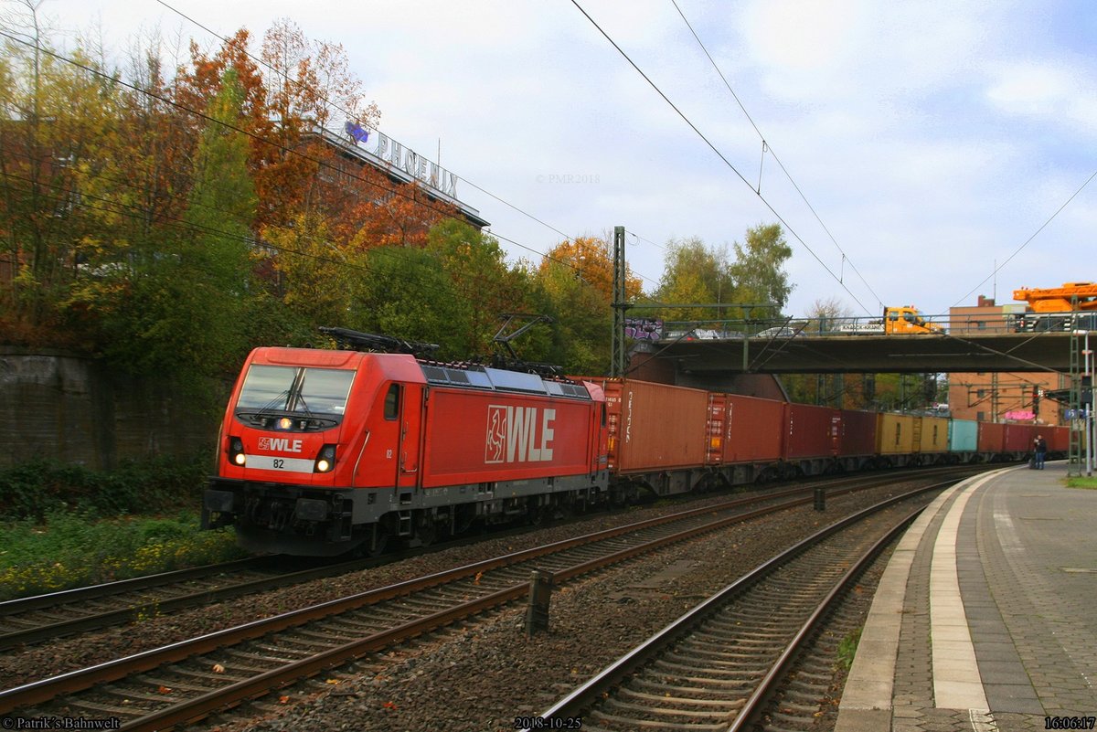 WLE 187 010 (WLE82) mit Containerzug Richtung Süden
am 25.10.2018 in Hamburg-Harburg