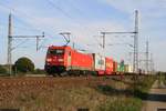 DB 185 403 mit Containerzug Richtung Wunstorf  am 10.10.2018 in Dedensen-Gümmer