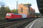 baureihe-187-traxx-f140-ac3/637859/db-187-144-mit-containerzug-richtung DB 187 144 mit Containerzug Richtung Süden
am 02.11.2018 in Hamburg-Harburg