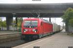 baureihe-187-traxx-f140-ac3/638175/db-187-146-mit-containerzug-richtung DB 187 146 mit Containerzug Richtung Hafen
am 29.09.2018 in Hamburg-Dammtor