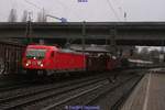 baureihe-187-traxx-f140-ac3/650740/db-187-165-mit-gemischten-gueterzug DB 187 165 mit gemischten Güterzug am 04.01.2019 in Hamburg-Harburg