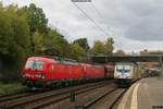 DB 193 344 + DB 193 302 mit Kohlewagenzug Richtung Bbf. Hmb.-Harburg
am 29.09.2018 in Hamburg-Harburg