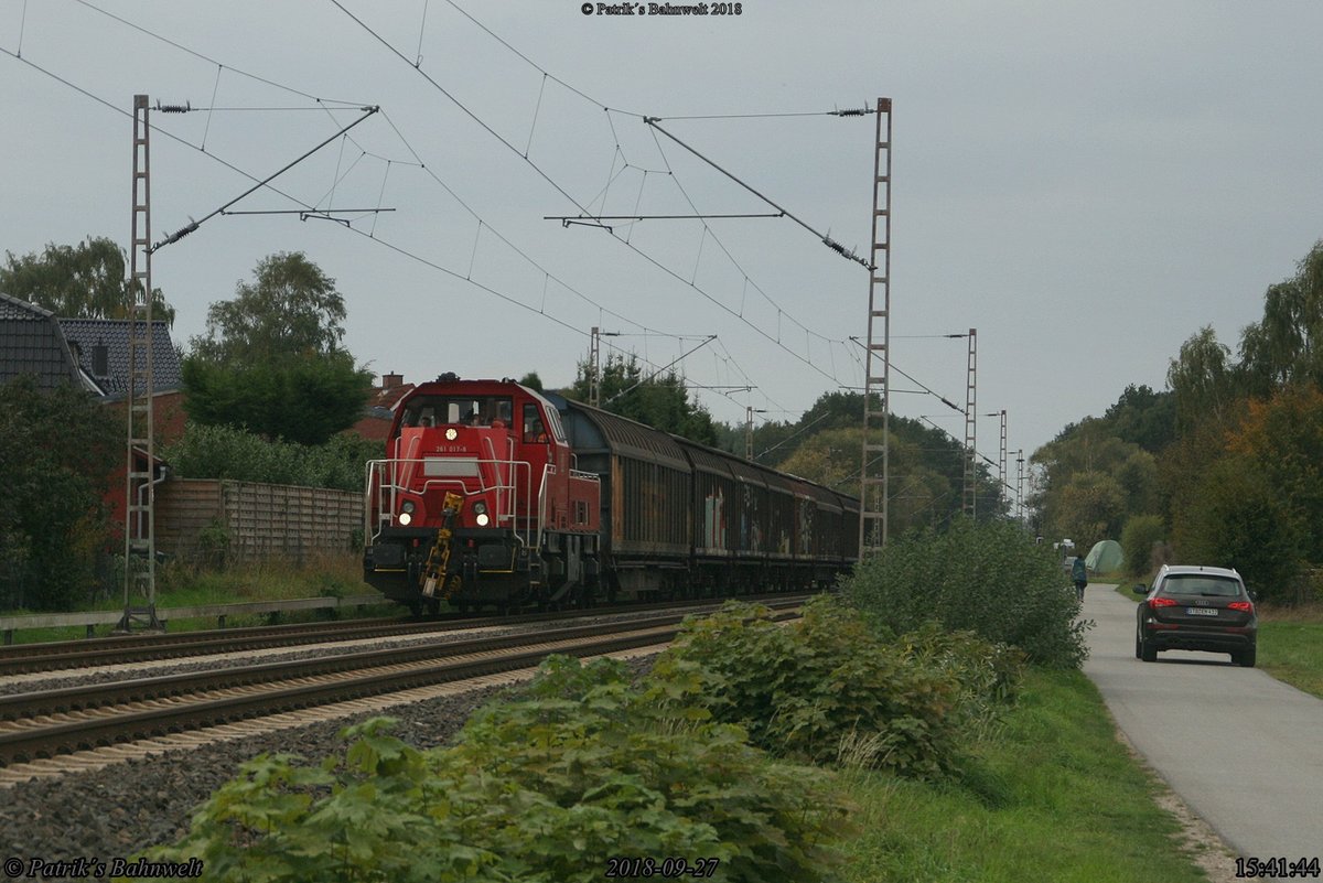 DB 261 017 mit H-Wagenzug Richtung Maschen am 27.09.2018 in Neukloster (Kreis Stade)