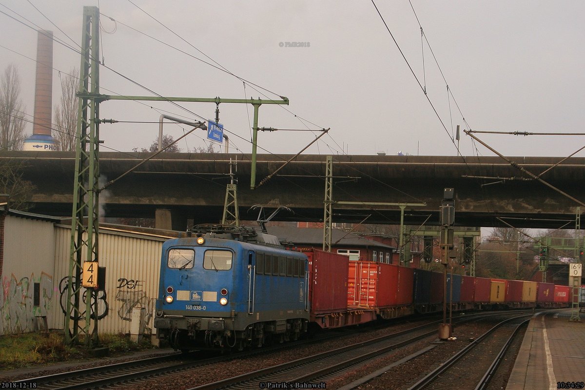 PRESS/Metrans 140 038 mit Containerzug