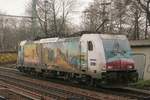 baureihe-186-traxx-f140-ms/643058/metrans-386-020-150-jahre-hafenbahn Metrans 386 020 '150 Jahre Hafenbahn' am 18.12.2018 in Hamburg-Harburg